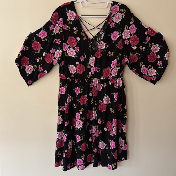 Torrid V-Neck Black W/Pink & Yellow Flowers Midi Dress Size 2 (18-20) - Picture 7 of 12